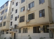 Satılır 3 otaqlı 60 m2 köhnə tikili Memar Əcəmi m.