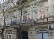 İcarəyə verilir 2 otaqlı 60 m2 köhnə tikili Azərbaycan kinoteatrı