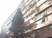 Satılır 4 otaqlı 170 m2 köhnə tikili Gənclik m.