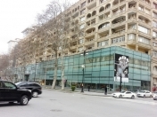 İcarəyə verilir 3 otaqlı 100 m2 köhnə tikili Sahil m.