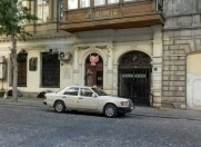 İcarəyə verilir 3 otaqlı 80 m2 köhnə tikili Sahil m.