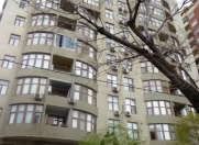 Satılır 3 otaqlı 125 m2 yeni tikili 28 May m.