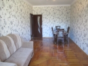 İcarəyə verilir 3 otaqlı 100 m2 köhnə tikili Ukrayna dairəsi