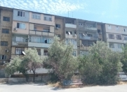 Satılır 3 otaqlı 100 m2 köhnə tikili Ayna Sultanova heykəli