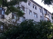 Satılır 2 otaqlı 50 m2 köhnə tikili 1 mkr