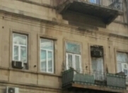 Satılır 3 otaqlı 75 m2 köhnə tikili Səbail r.