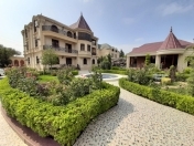 Satılır 11 otaqlı 1000 m2 villa Novxanı