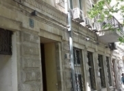 İcarəyə verilir 2 otaqlı 80 m2 köhnə tikili Sahil m.