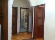 İcarəyə verilir 3 otaqlı 100 m2 köhnə tikili Gənclik m.