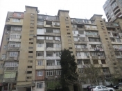 İcarəyə verilir 2 otaqlı 75 m2 köhnə tikili Qara Qarayev m.