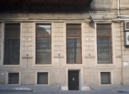 Satılır 7 otaqlı 200 m2 köhnə tikili Nizami m.