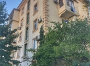 Satılır 2 otaqlı 52 m2 köhnə tikili Dövlət Statistika Komitəsi