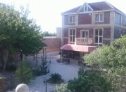 İcarəyə verilir 5 otaqlı 300 m2 bağ evi Binəqədi r.