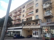 Satılır 2 otaqlı 36 m2 köhnə tikili Nəsimi r.