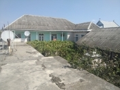 Satılır 6 otaqlı 7000 m2 həyət evi Ucar