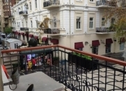 İcarəyə verilir 3 otaqlı 80 m2 köhnə tikili Sahil m.