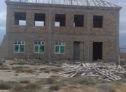 İcarəyə verilir 30 otaqlı 2000 m2 həyət evi Səngəçal