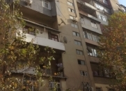 Satılır 2 otaqlı 40 m2 köhnə tikili Memar Əcəmi m.