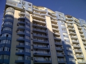 İcarəyə verilir 3 otaqlı 150 m2 yeni tikili Tibb Universiteti