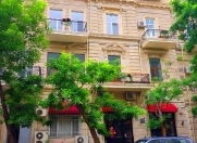 İcarəyə verilir 3 otaqlı 90 m2 köhnə tikili Sahil m.