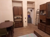 İcarəyə verilir 1 otaqlı 24 m2 köhnə tikili Nizami m.