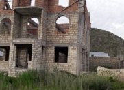 Satılır 6 otaqlı 600 m2 yeni tikili Şəki