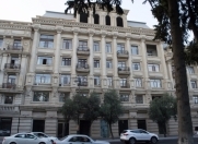 Satılır 3 otaqlı 115 m2 köhnə tikili Sahil m.