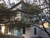 Satılır 5 otaqlı 1000 m2 bağ evi Novxanı