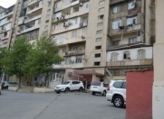 Satılır 4 otaqlı 121 m2 köhnə tikili İnşaatçılar m.