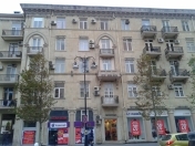 İcarəyə verilir 2 otaqlı 240 m2 obyekt İçəri Şəhər m.