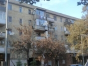 Satılır 1 otaqlı 22 m2 köhnə tikili Memar Əcəmi m.