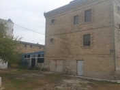 İcarəyə verilir 10 otaqlı 400 m2 həyət evi Köhnə Günəşli