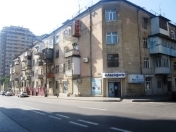Satılır 3 otaqlı 80 m2 köhnə tikili 28 May m.