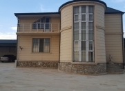 Satılır 8 otaqlı 500 m2 villa Şamaxı