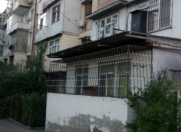 Satılır 1 otaqlı 35 m2 köhnə tikili Memar Əcəmi m.