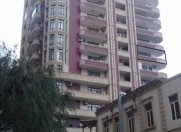 Satılır 3 otaqlı 178 m2 yeni tikili 28 May m.