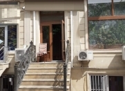 Satılır 8 otaqlı 93 m2 obyekt Dostluq kinoteatrı