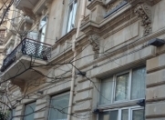İcarəyə verilir 3 otaqlı 120 m2 köhnə tikili Sahil m.