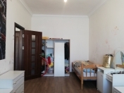 Satılır 2 otaqlı 60 m2 köhnə tikili Nəsimi r.