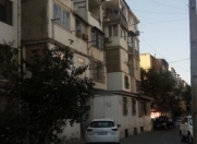 Satılır 1 otaqlı 33 m2 köhnə tikili Yasamal r.
