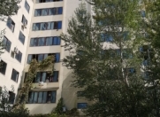 Satılır 3 otaqlı 100 m2 köhnə tikili Azadlıq prospekti m.