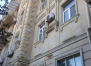 İcarəyə verilir 3 otaqlı 100 m2 köhnə tikili Axundov bağı