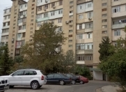 Satılır 4 otaqlı 100 m2 köhnə tikili Xalqlar Dostluğu m.