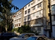 Satılır 4 otaqlı 110 m2 köhnə tikili Qara Qarayev m.