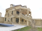 Satılır 8 otaqlı 270 m2 həyət evi Novxanı