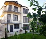 Satılır 12 otaqlı 800 m2 həyət evi AMAY