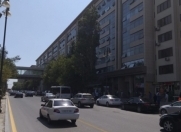 Satılır 3 otaqlı 90 m2 köhnə tikili Ayna Sultanova heykəli