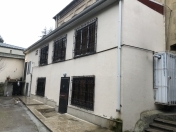Satılır 4 otaqlı 220 m2 həyət evi Avropa otel