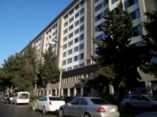 Satılır 2 otaqlı 79 m2 köhnə tikili Elmlər Akademiyası m.