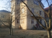 Satılır 9 otaqlı 300 m2 villa Quba